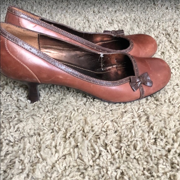 Brown Short heel Steve Madden shoes. - Picture 2 of 3